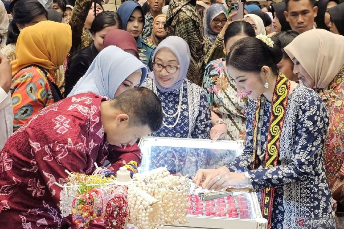 Wapres Gibran dan Selvi hadiri pembukaan acara Inacraft 2025