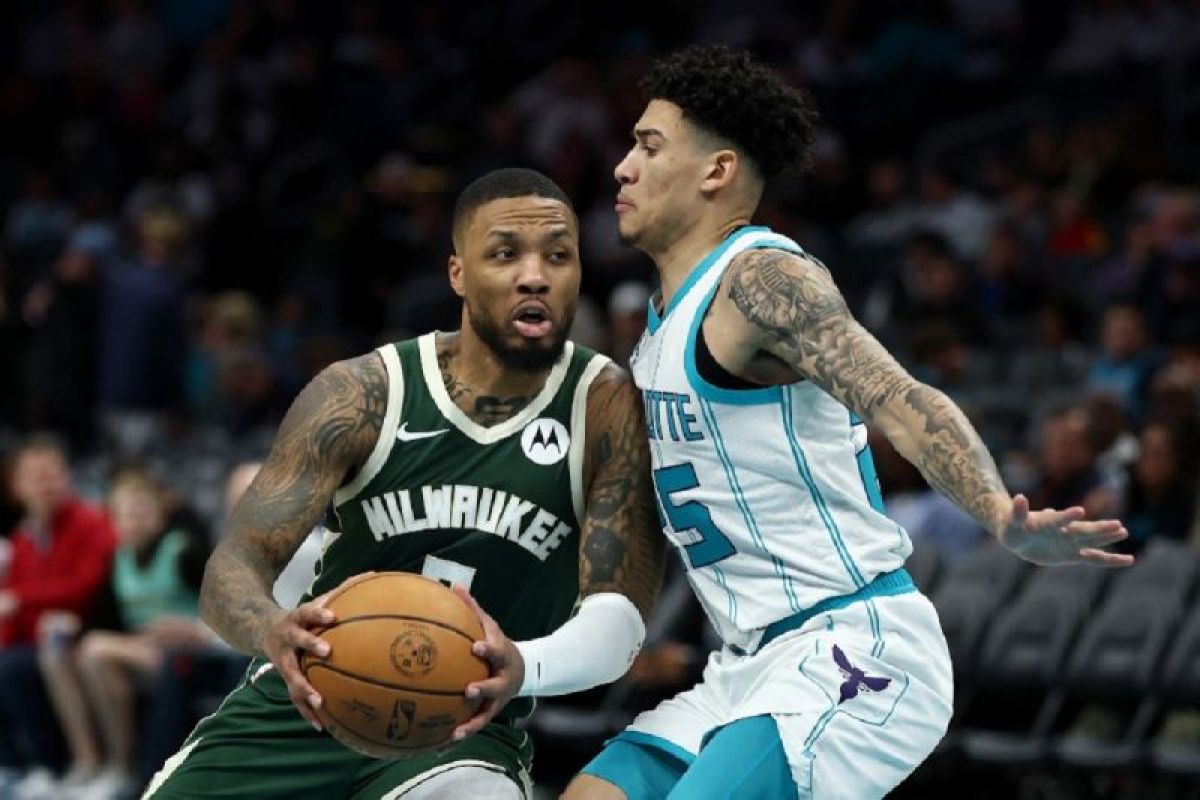 Bucks atasi Hornets, Lillard pimpin kemenangan tanpa Antetokounmpo 