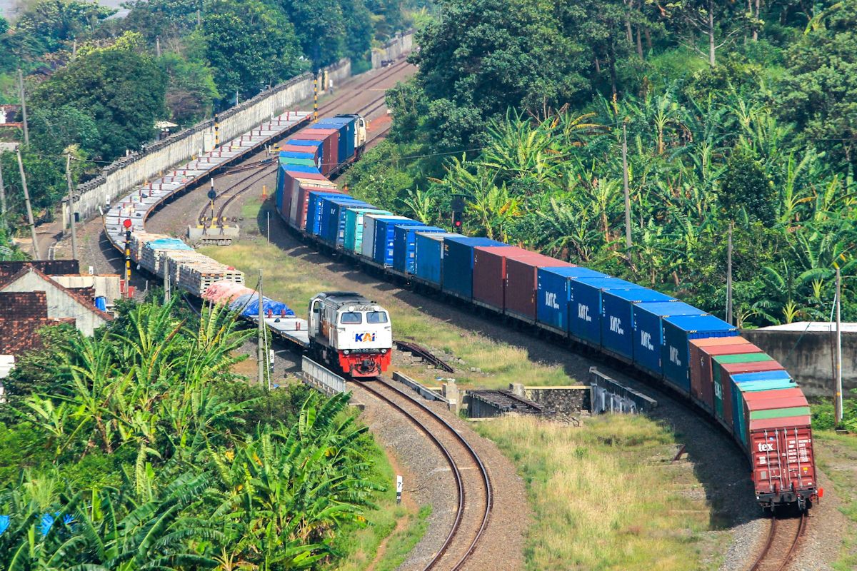 KAI angkut 5,5 juta ton barang di Januari yang didominasi batu bara