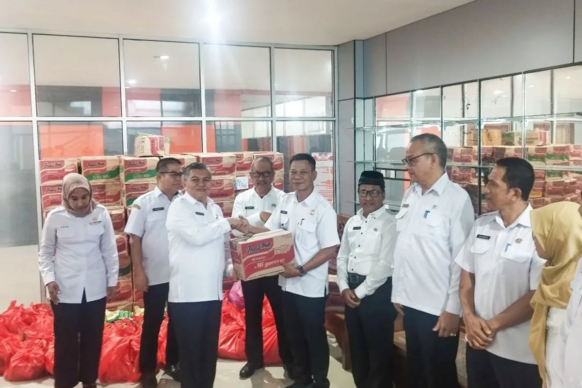 Pemkab Kubu Raya salurkan bantuan untuk 500 KK terdampak banjir