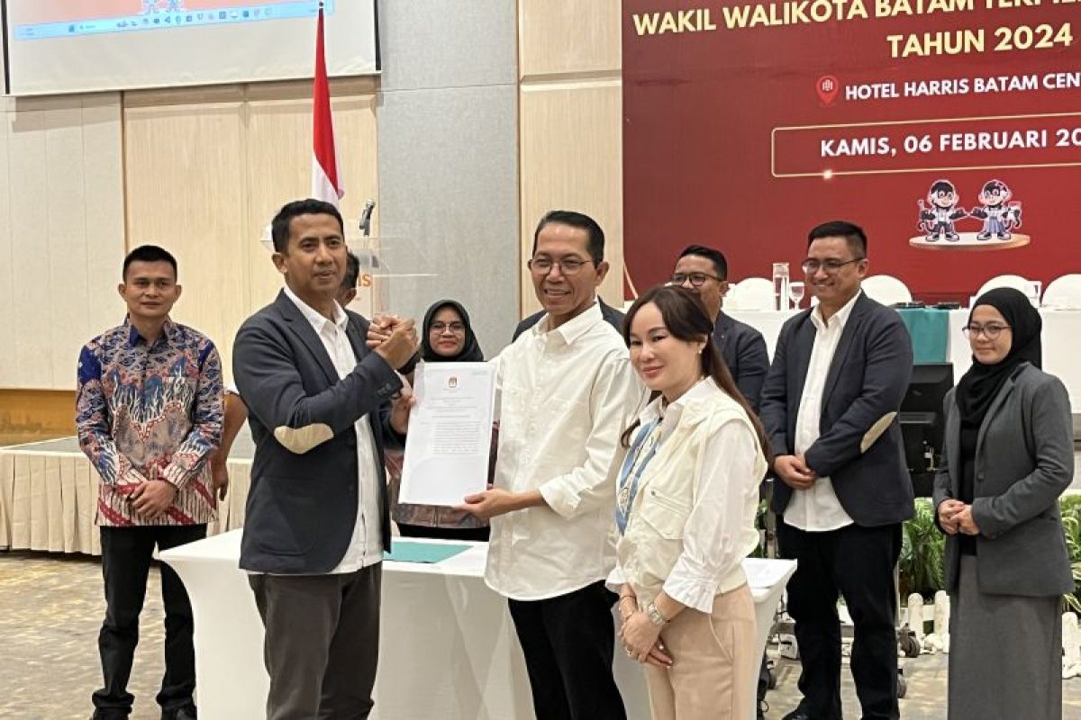 KPU Batam: Amsakar-Claudia ditetapkan sebagai kepala daerah terpilih di Pilkada 2025