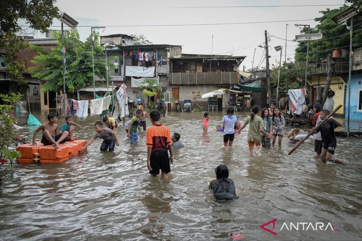 Banjir Jakarta dan berbagai upaya mengatasinya