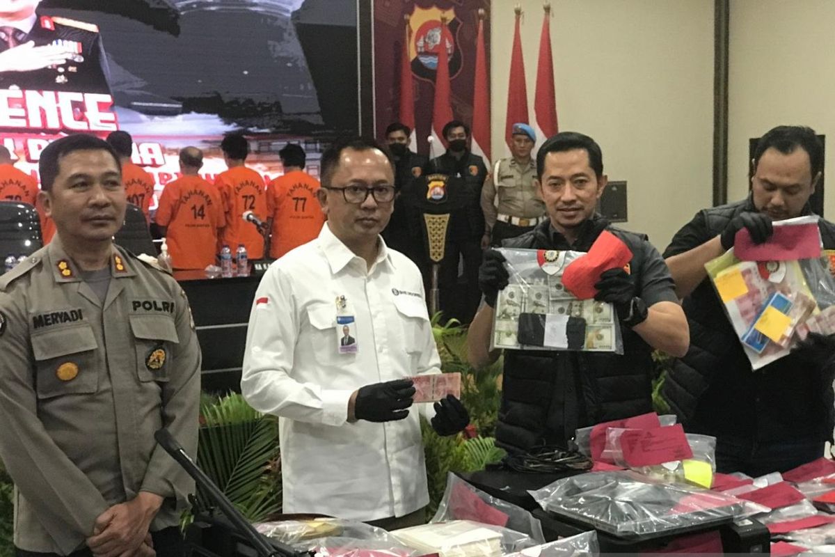 Police arrest 14 over counterfeit money syndicate in Banten, W. Java