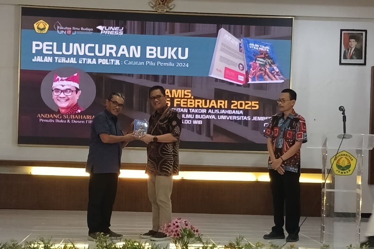 Ketua Senat Unej luncurkan buku "Jalan Terjal Etika Politik" 