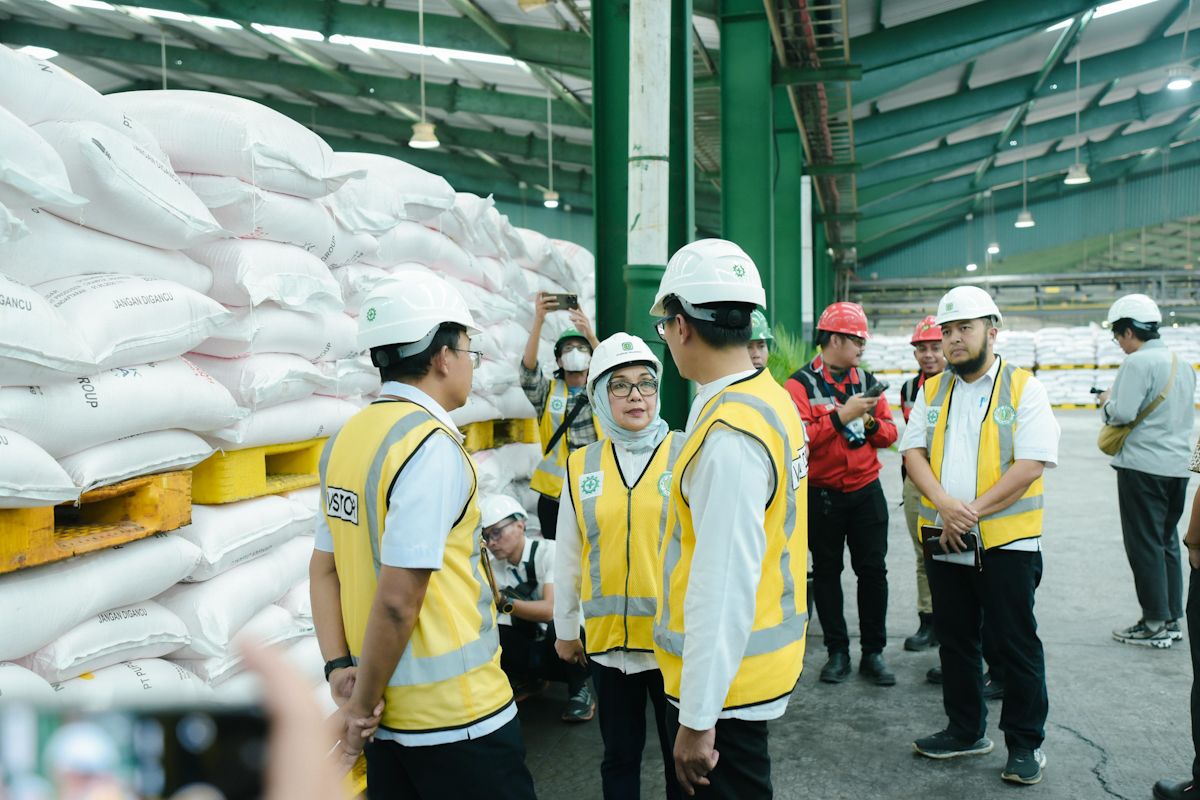 Wamen BUMN pastikan stok pupuk dan resmikan kebun riset Pupuk Kujang