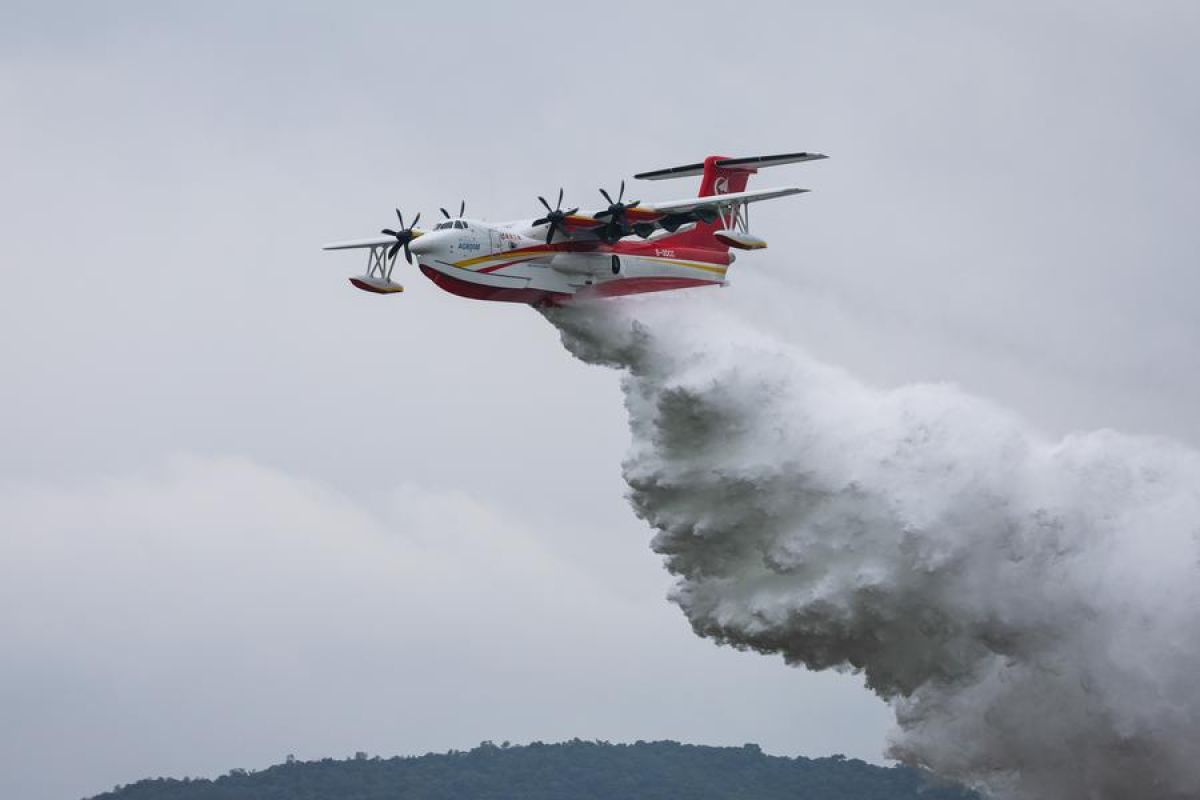 Pesawat amfibi AG600M buatan China rampungkan uji terbang pertama