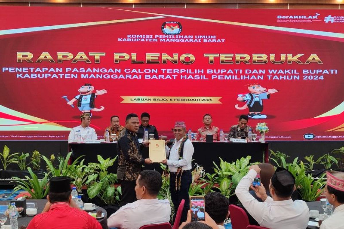 KPU Manggarai Barat menetapkan bupati-wakil bupati terpilih