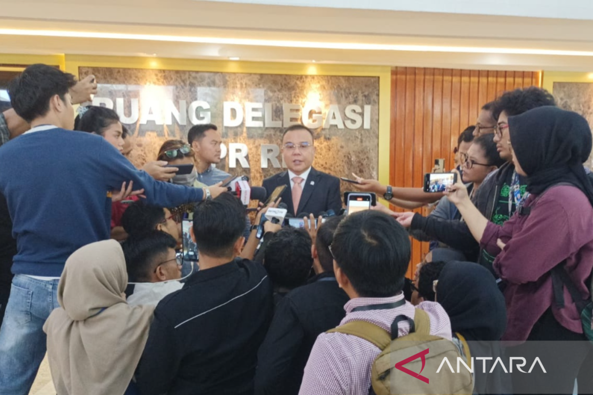 Dasco sebut tak ada rencana pemotongan gaji ke-13 ASN oleh pemerintah