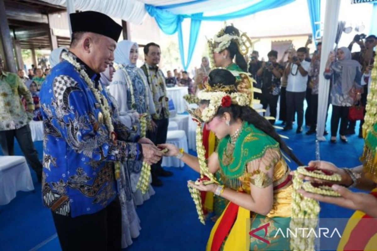 Gubernur Kalsel giatkan promosi daerah di Anjungan TMII Jakarta