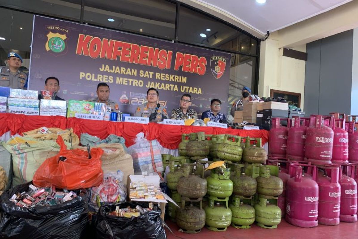 Kriminal kemarin, Polisi tangkap pelaku gas subsidi dan rokok ilegal