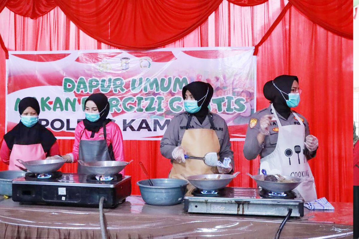 Polres Kampar sediakan dapur umum makanan siang gratis untuk siswa