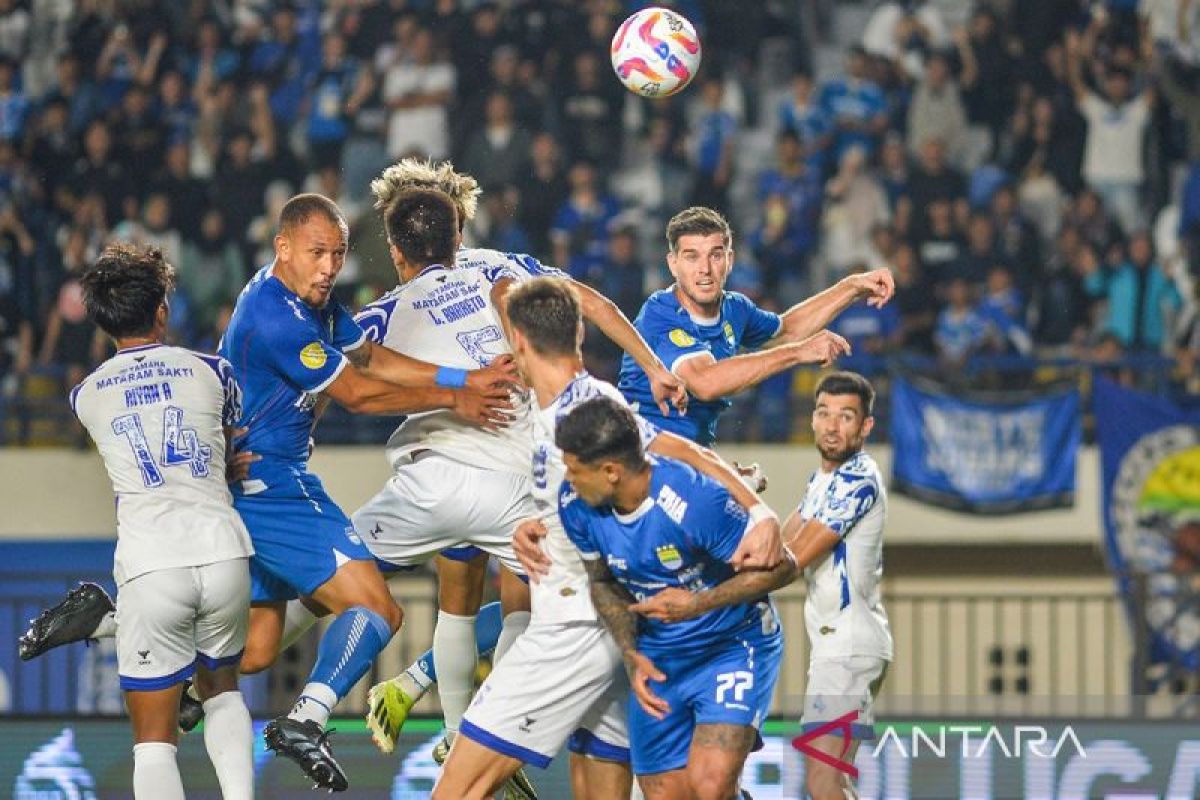 Bojan Hodak minta Persib Bandung waspadai tinggi PSIS Semarang