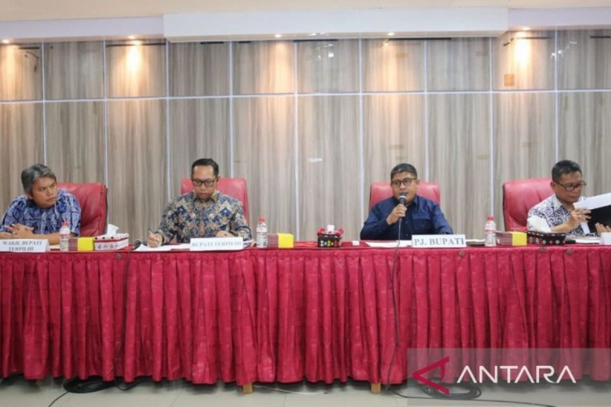 Pj Bupati Taput - Bupati serta wakil bupati terpilih koordinasi masa transisi