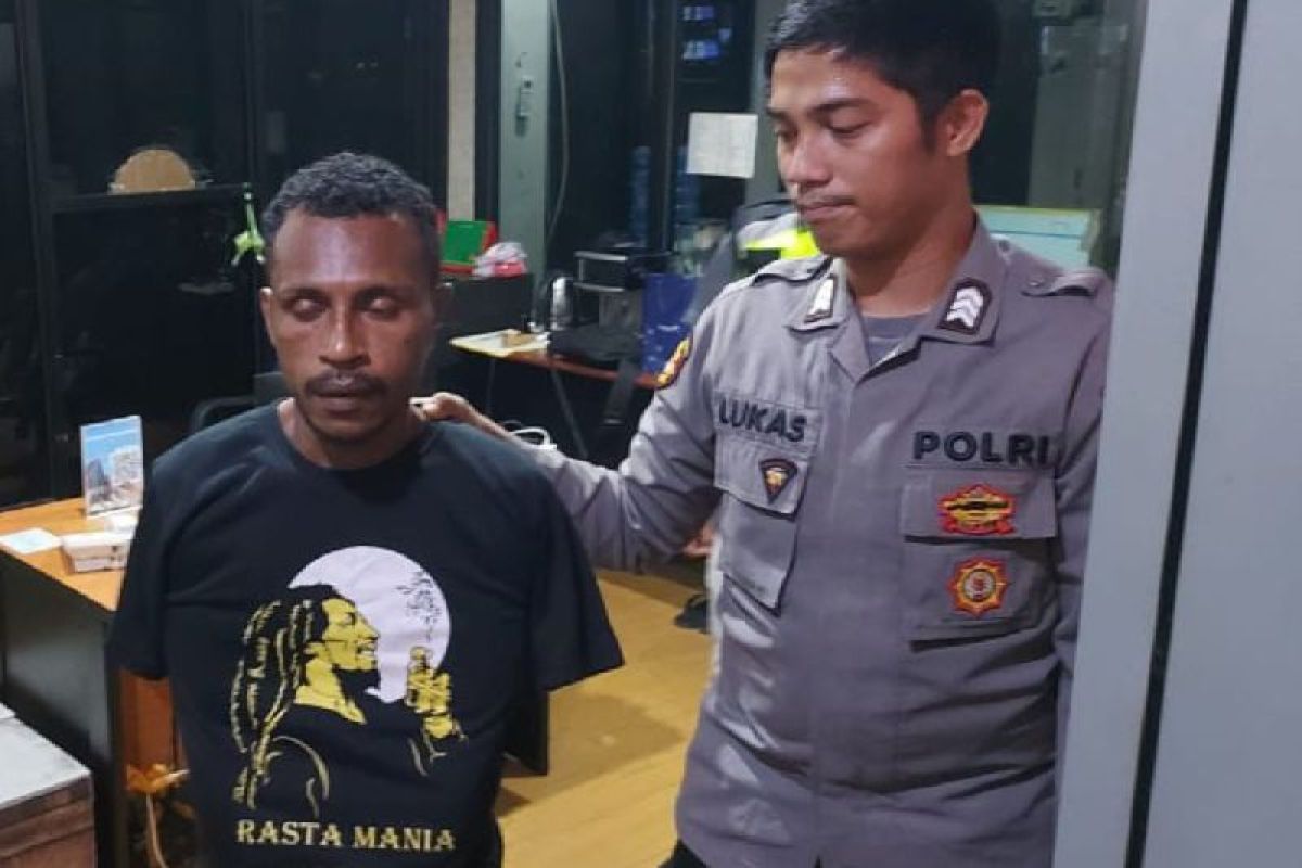 Petugas Bandara Sentani tangkap calon penumpang membawa 42 paket ganja