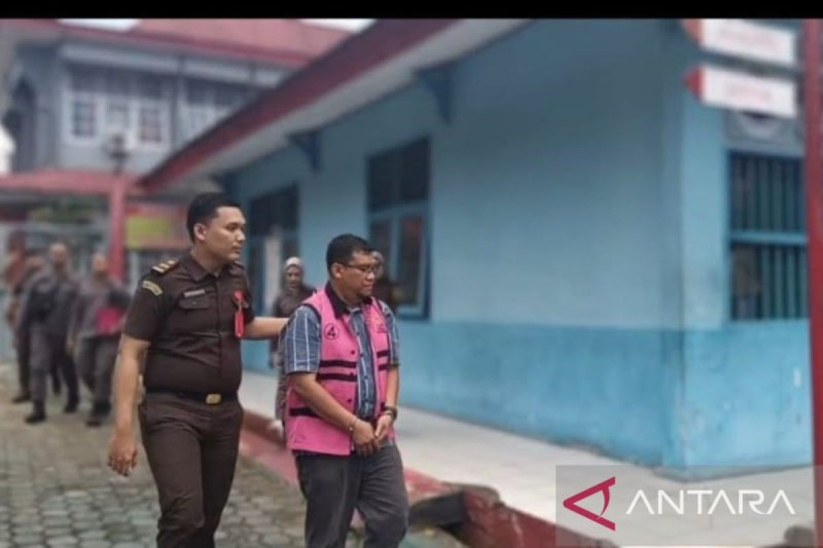 Kejaksaan tahan tersangka korupsi pajak kendaraan Rp1,9 miliar