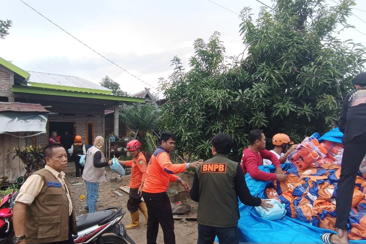 South Sulawesi: BNPB provides aid for tornado victims in Luwu