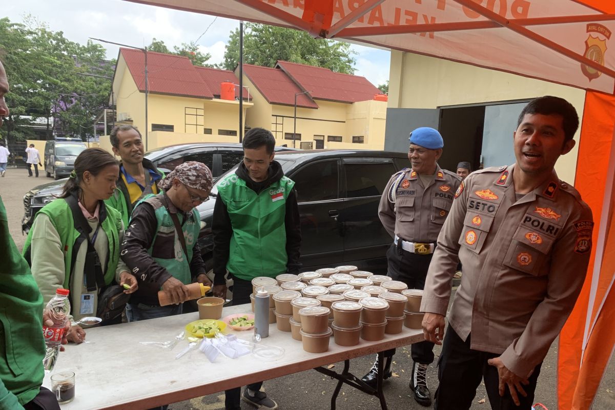 Polsek Kelapa Gading dekatkan layanan SIM keliling ke masyarakat