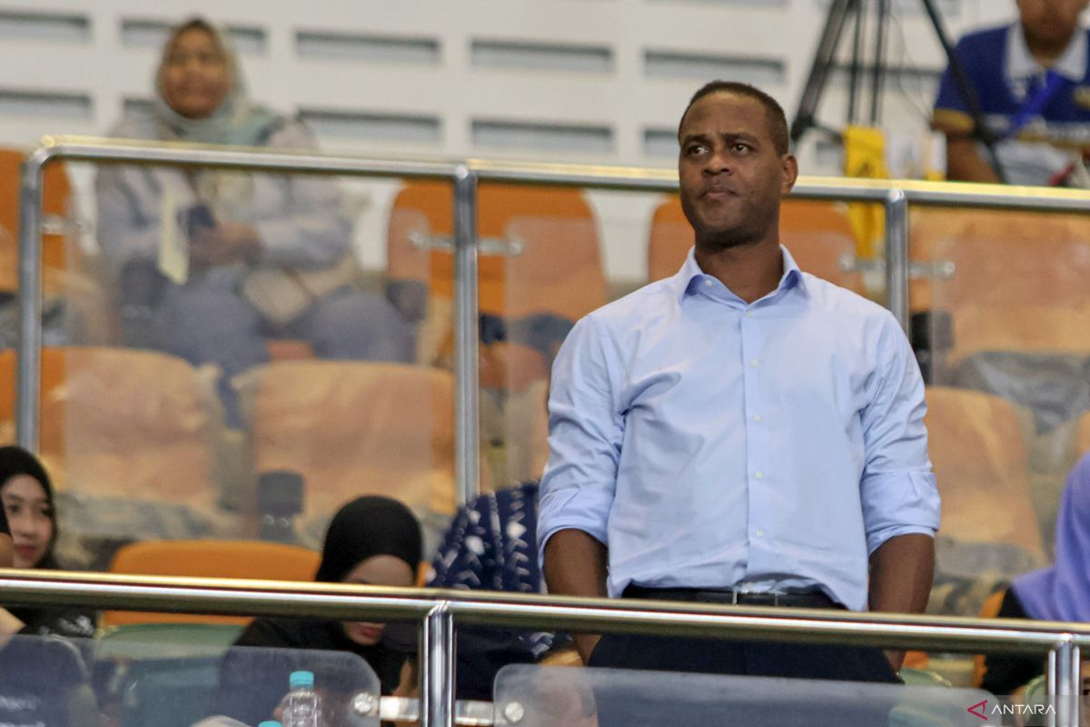 Patrick Kluivert kunjungi Dewa United Sports Center