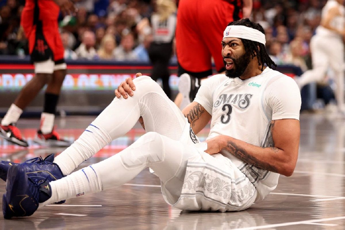 Anthony Davis cedera dalam debutnya bersama Dallas Mavericks