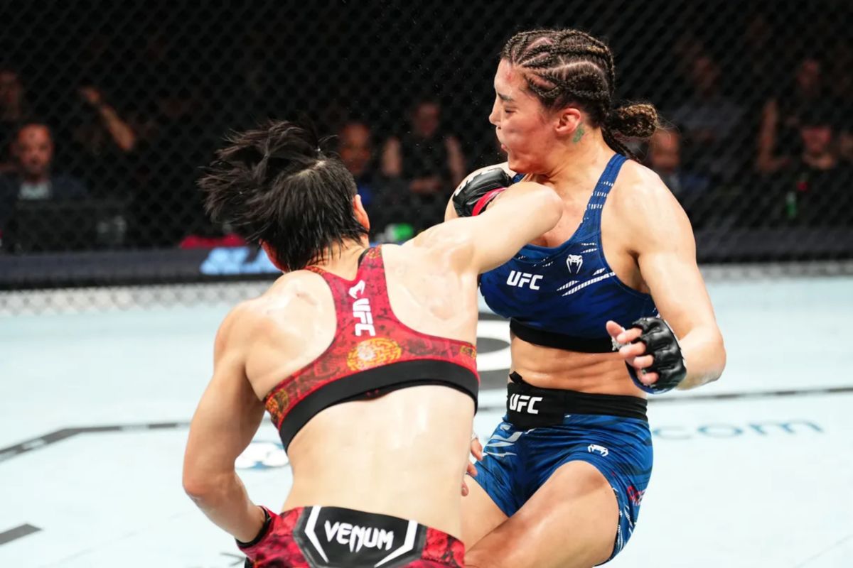 Taklukkan Suarez, Zhang Weili tetap juara jerami putri UFC