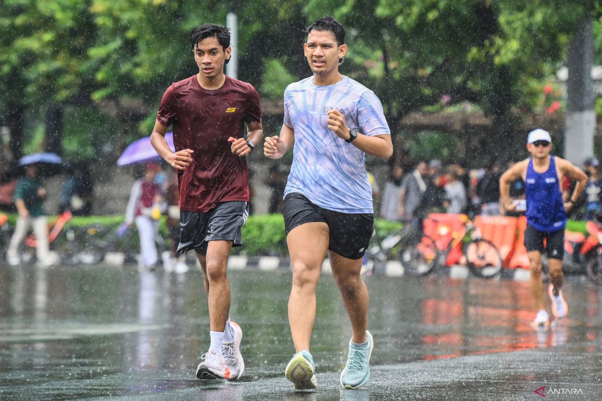 Sebagian Jakarta diprakirakan hujan ringan pada Selasa pagi