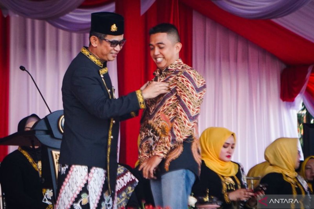 Pemkot Balikpapan beri penghargaan kepada warga berprestasi