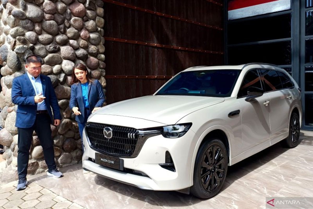 The All-New Mazda CX-80 dikenalkan di Surabaya