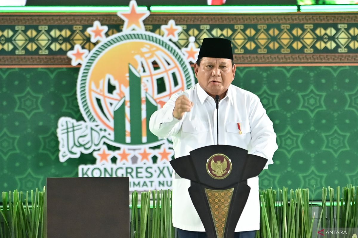 Prabowo diverts funds from overseas trip budget for repairing schools