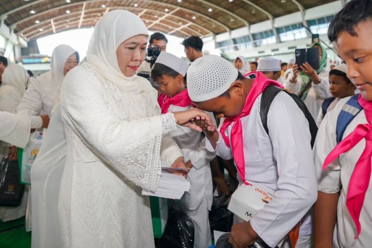 Muslimat NU-Syeikh Syahawi santuni 1.000 anak yatim saat Kongres XVIII