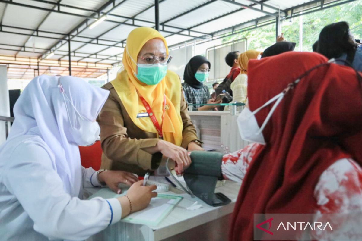 Pemkot Jaktim: 10 puskesmas siap layani cek kesehatan gratis