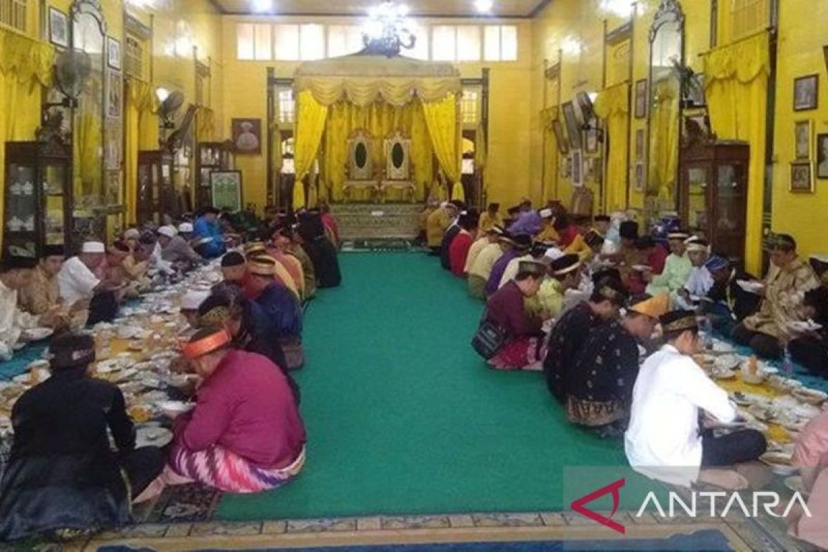 Bank Indonesia lestarikan budaya Makan Saprahan Melayu Pontianak