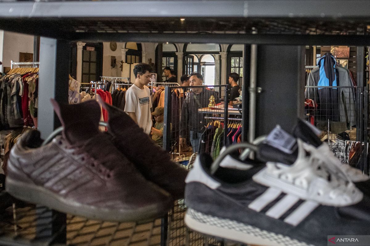 Tren thrift & preloved, cara simple tampil keren dan ramah lingkungan