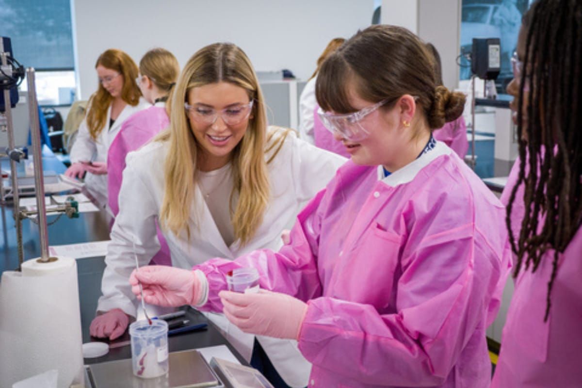 Mary Kay Inspires Future Innovators: Young Women in STEM ‘Blend’ Beauty and Science