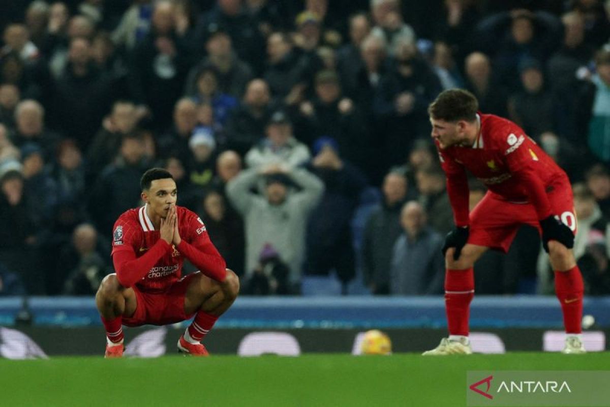 Liga Inggris - Liverpool kian kokoh di puncak klasemen setelah hajar Wolves 2-1