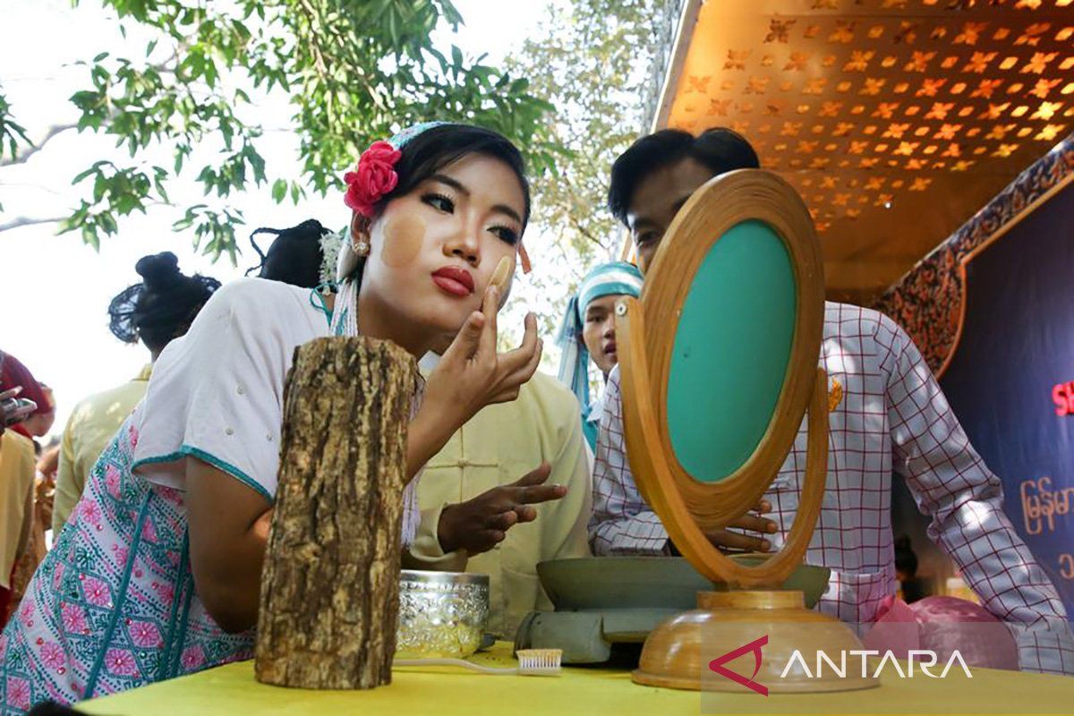 Myanmar Gelar Lomba Pertunjukan Thanakha Pertama di Yangon