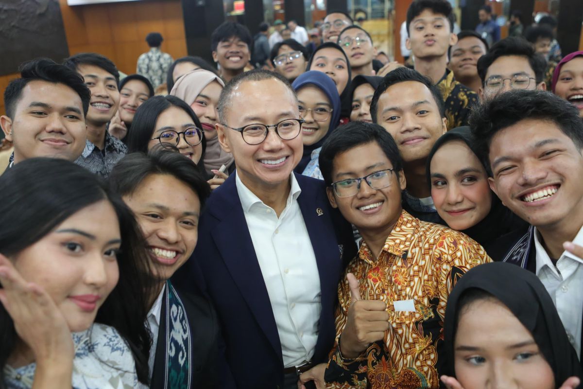 Eddy Soeparno bicara soal iklim dalam kegiatan MPR Goes to Campus