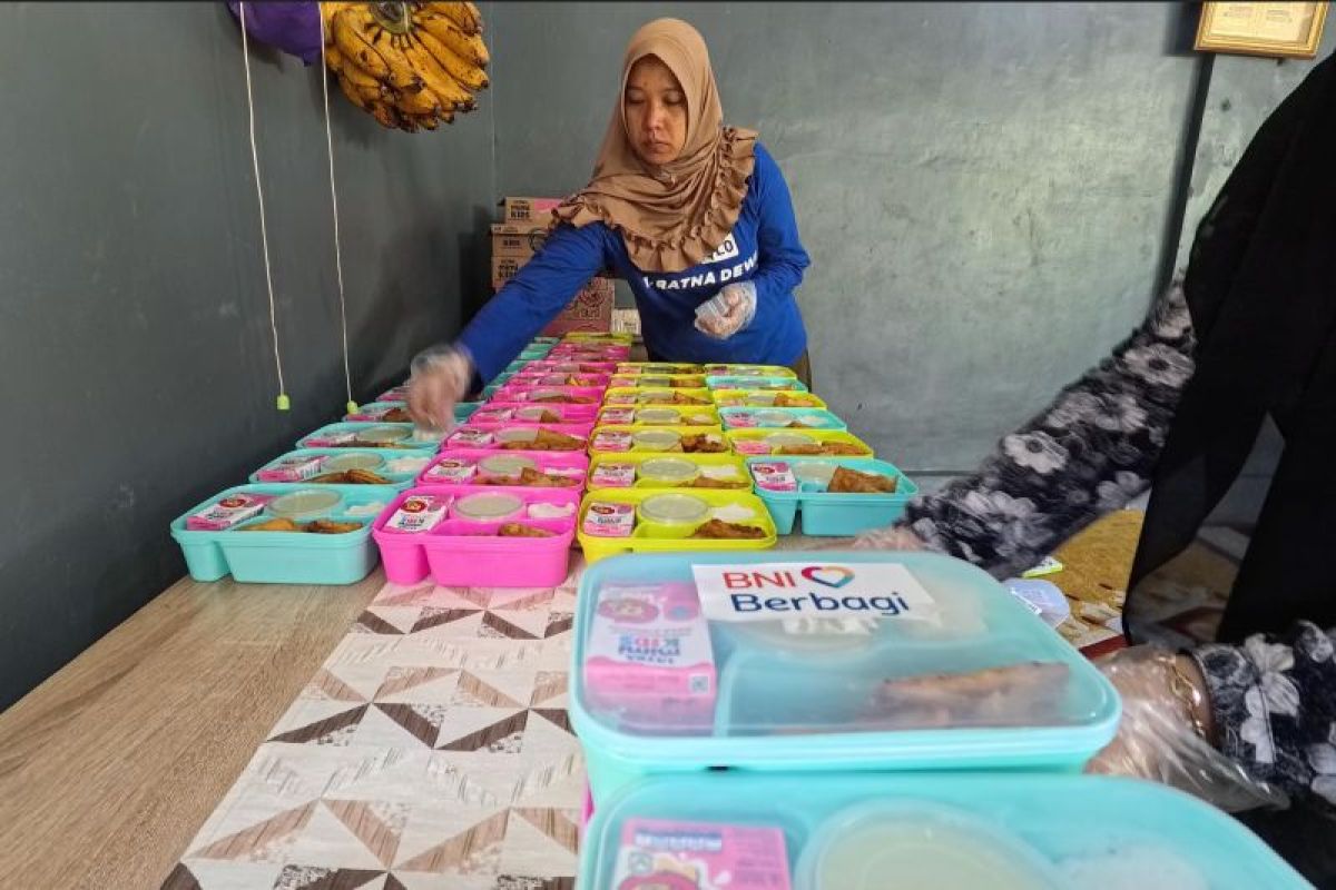 BNI bagikan makanan bergizi untuk cegah stunting di Tasikmalaya