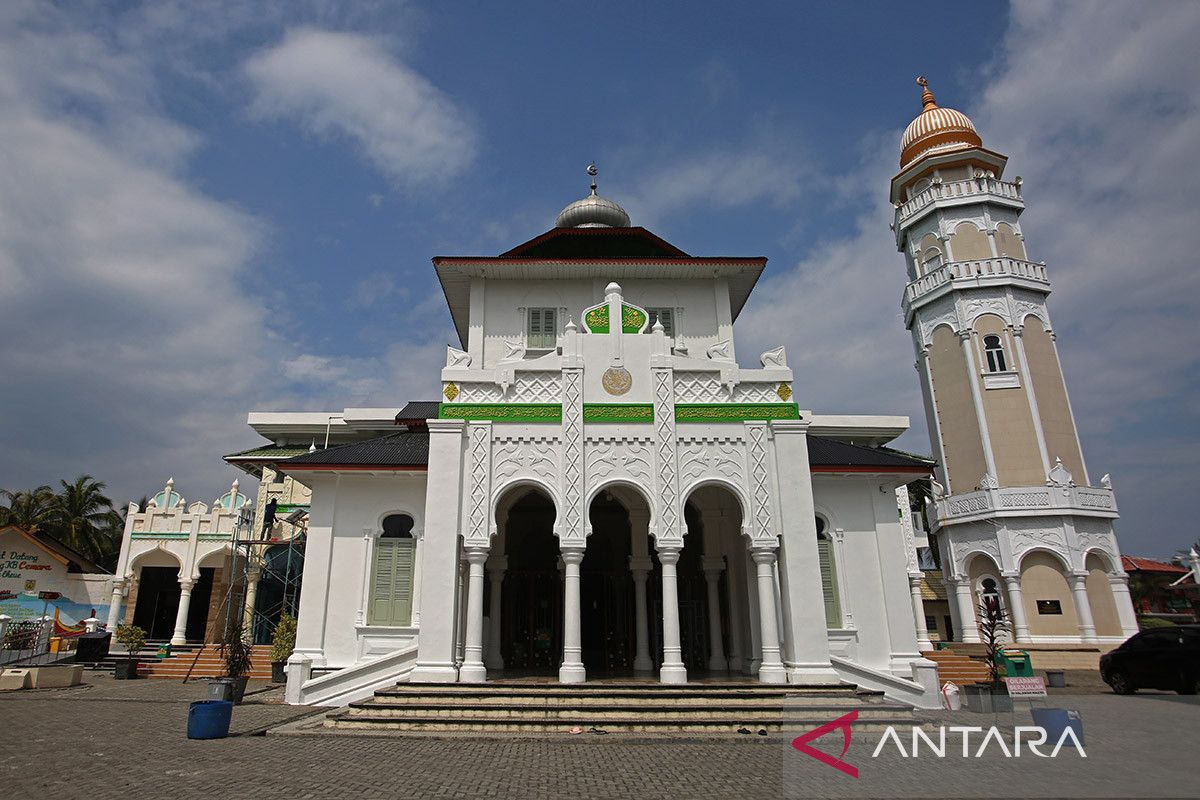 FOTO - Renovasi masjid bersejarah jelang Ramadhan