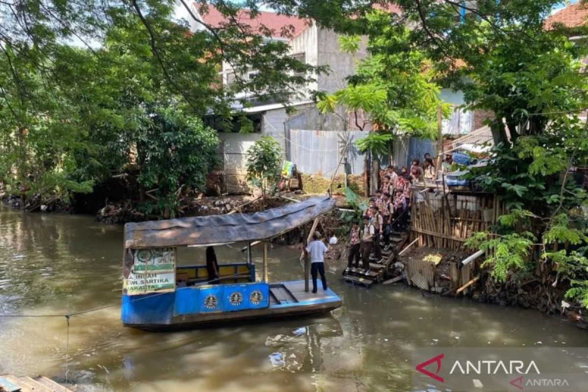 Perahu eretan di Pesanggrahan sudah beroperasi sejak 1987