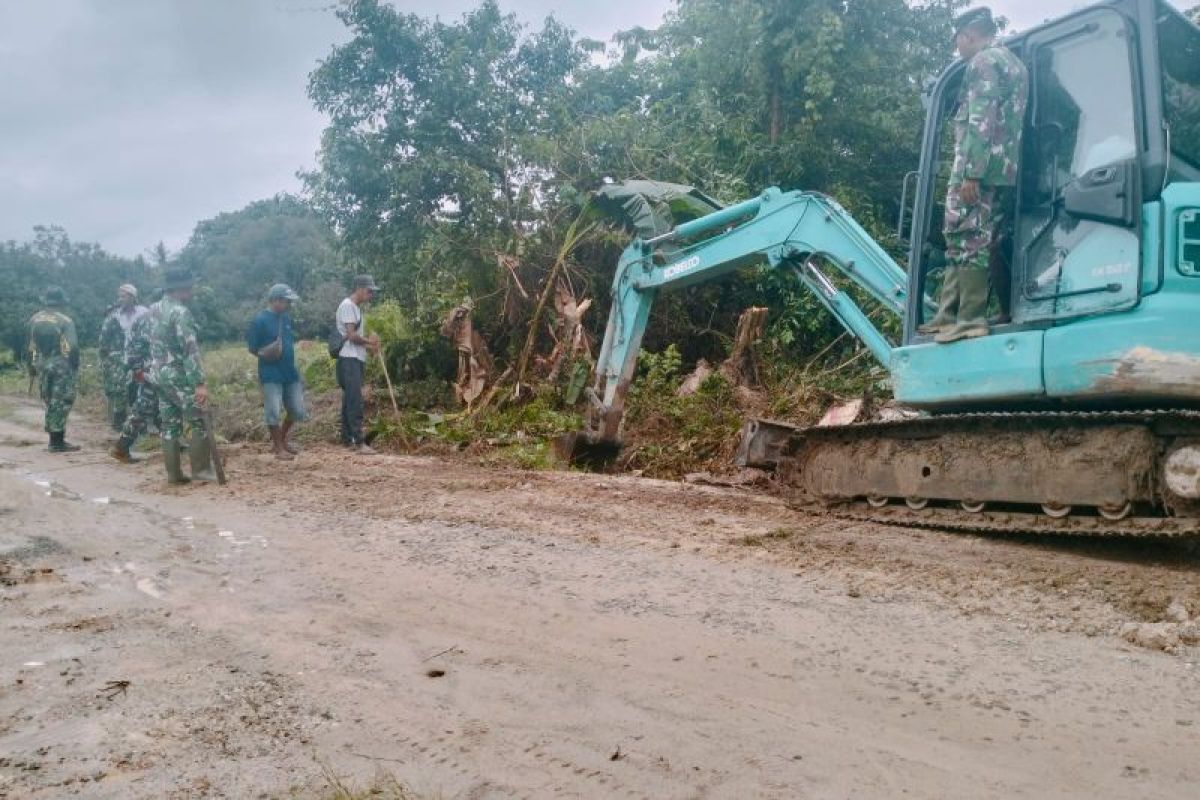 Pra TMMD,Warga dan Satgas TMMD Reg 123 Kodim 0907/Trk Siapkan Lokasi Semenisasi