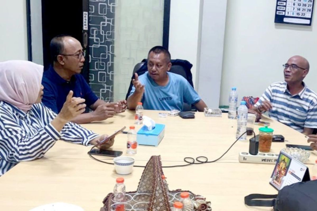 Awali HPN 2025, PWI Jatim gelar jalan sehat berhadiah umroh