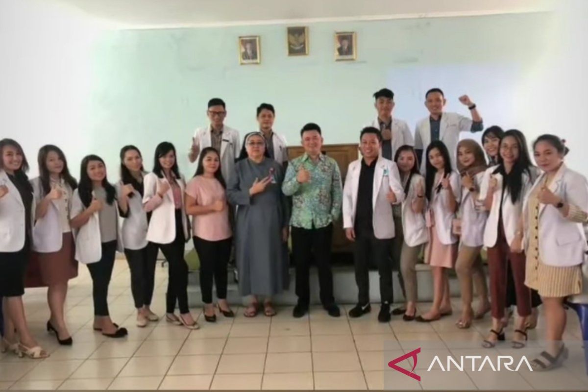 Tenaga medis diingatkan jaga kesehatan dalam  melayani pasien