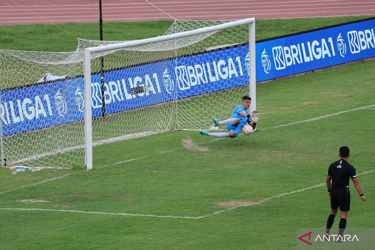 Gol Rosad Setiawan bawa Semen Padang FC unggul di babak pertama