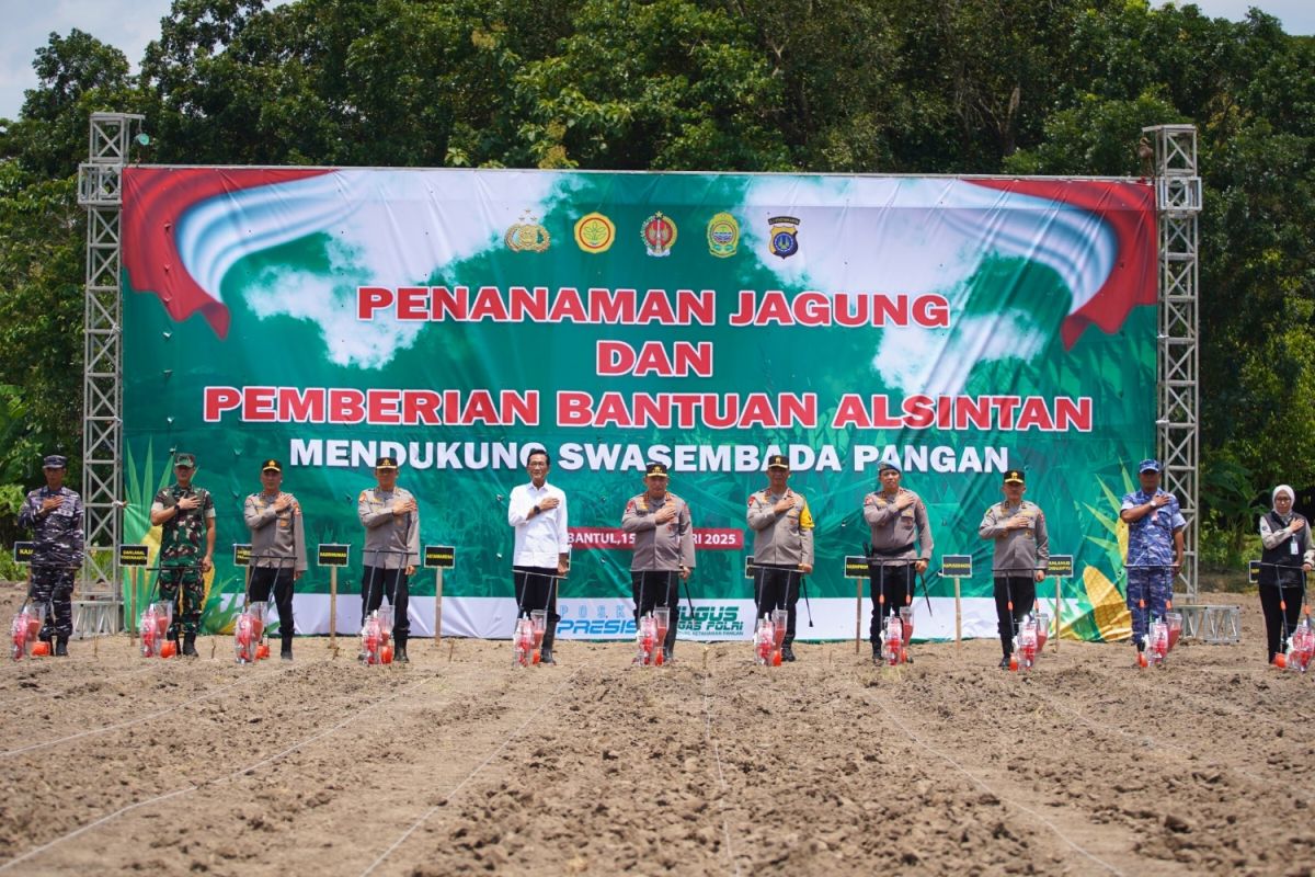 Kapolri turut tanam jagung gencarkan upaya ketahanan pangan