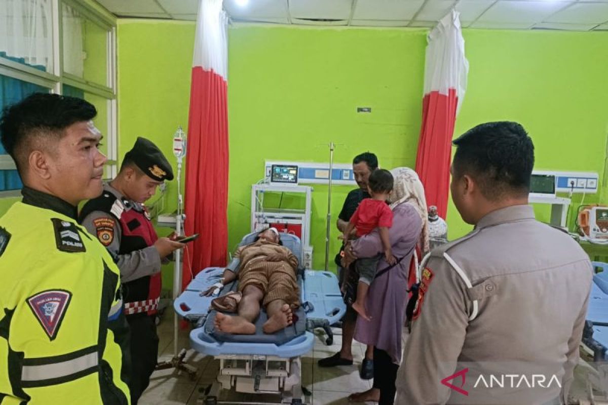 Suami istri luka-luka akibat kecelakaan tunggal di Mukomuko