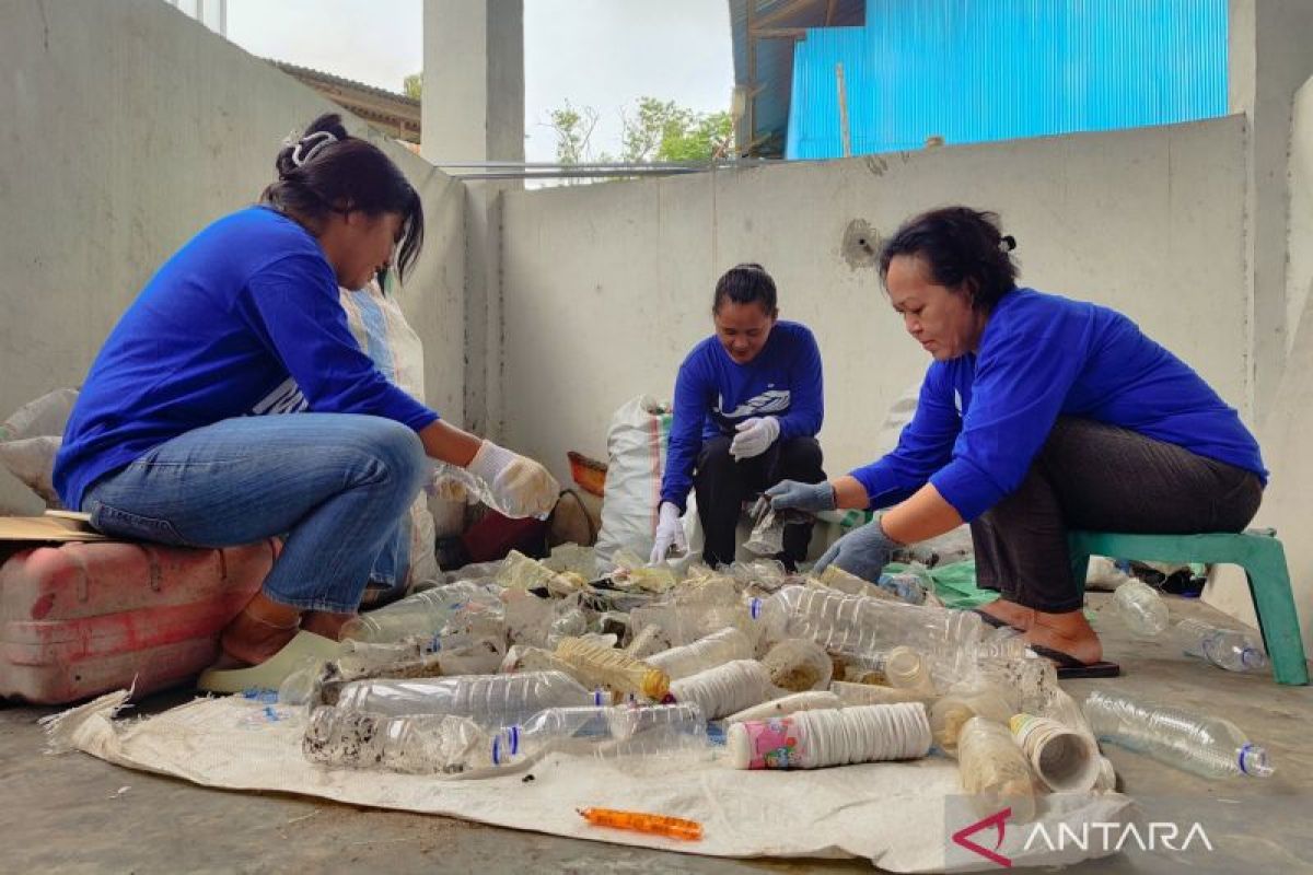 Pemkab Mabar mengapresiasi IWP bantu penanganan sampah laut di Labuan Bajo