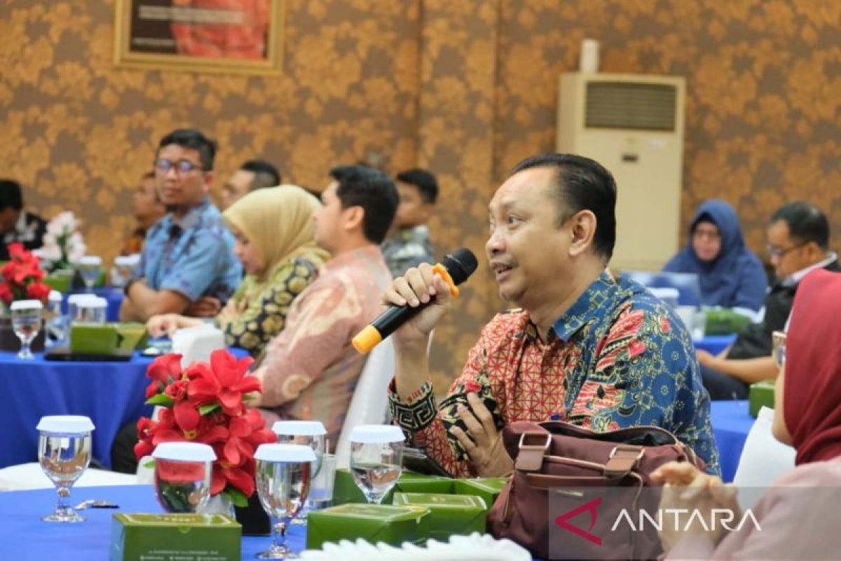 Analisis Dahlan Tampubolon terhadap strategi pemangkasan anggaran di Riau