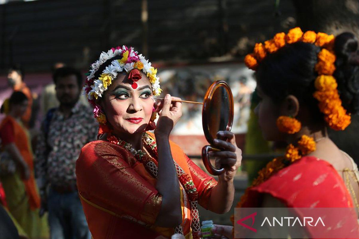 Album Asia: Masyarakat Bangladesh rayakan Pohela Falgun