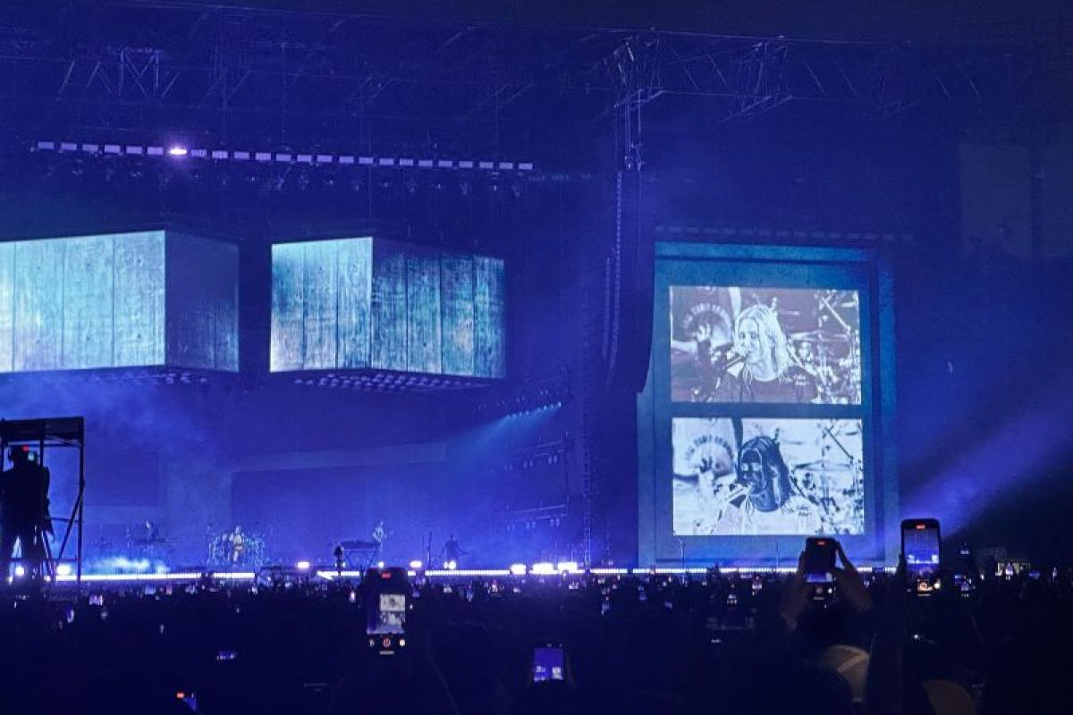 Linkin Park buka konser di Jakarta dengan "Somewhere I Belong"