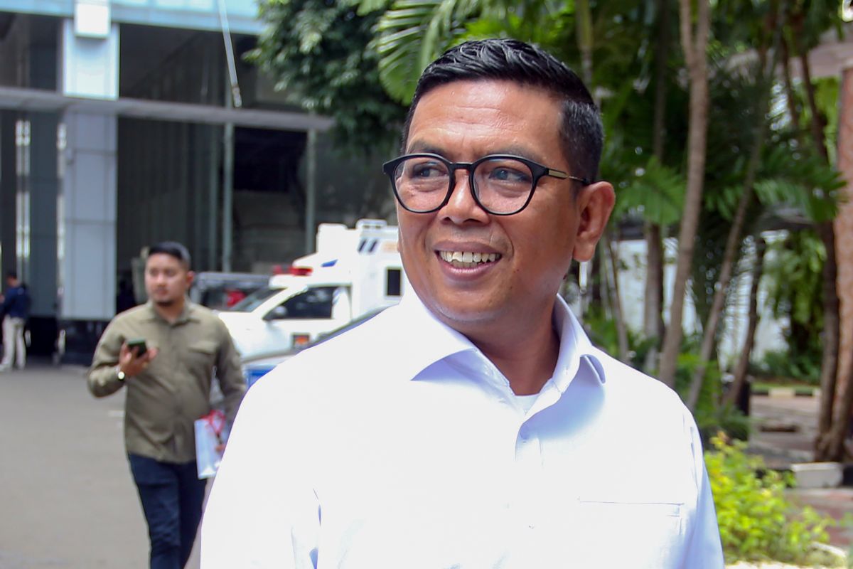 Andra Soni-Dimyati tolak anggaran tempat tidur dan pakaian dinas